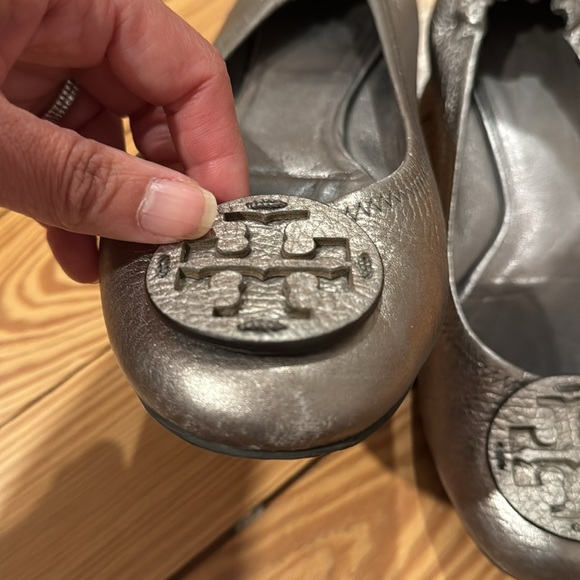 Tory Burch 38 metallic ballerina flat - Picture 3 of 9